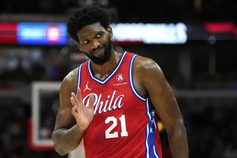 76ers joel embiid técnico