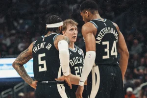 giannis antetokounmpo bucks playoffs