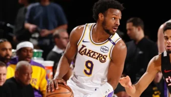 Bronny James titular NBA