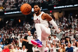 Donovan Mitchell Cavaliers Heat