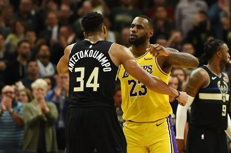 troca Giannis Antetokounmpo NBA