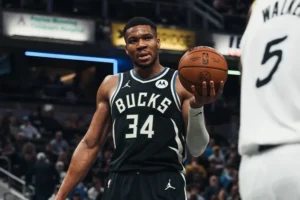 bucks pacers giannis antetokounmpo