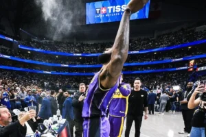 Lakers Rockets LeBron James