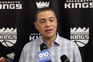 Play-in NBA Kings GM