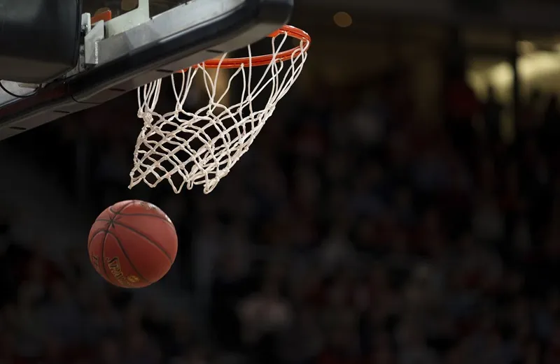 tênis de basquete