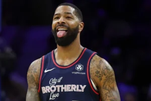 Marcus Morris Stephen Curry