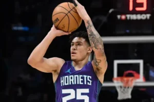 NBA suspensão KJ Simpson