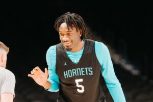 jogador Lakers Mark Williams