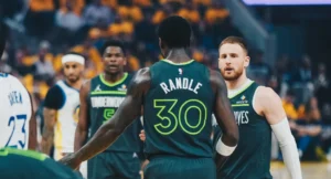 NBA Warriors jogador Timberwolves