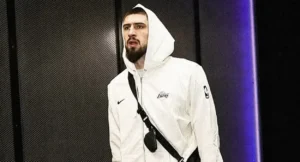 Alex Len Pacers Lakers