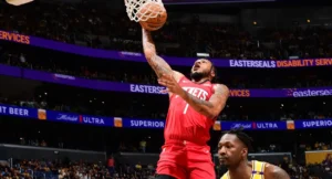 Rockets troca Cam Whitmore