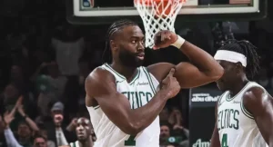 NBA troca Jaylen Brown