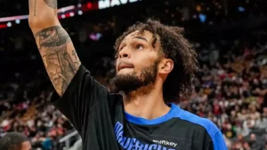 pivô mavericks dereck lively