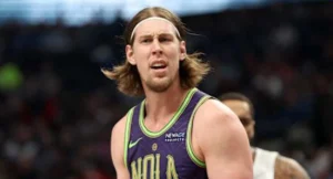 spurs troca kelly olynyk