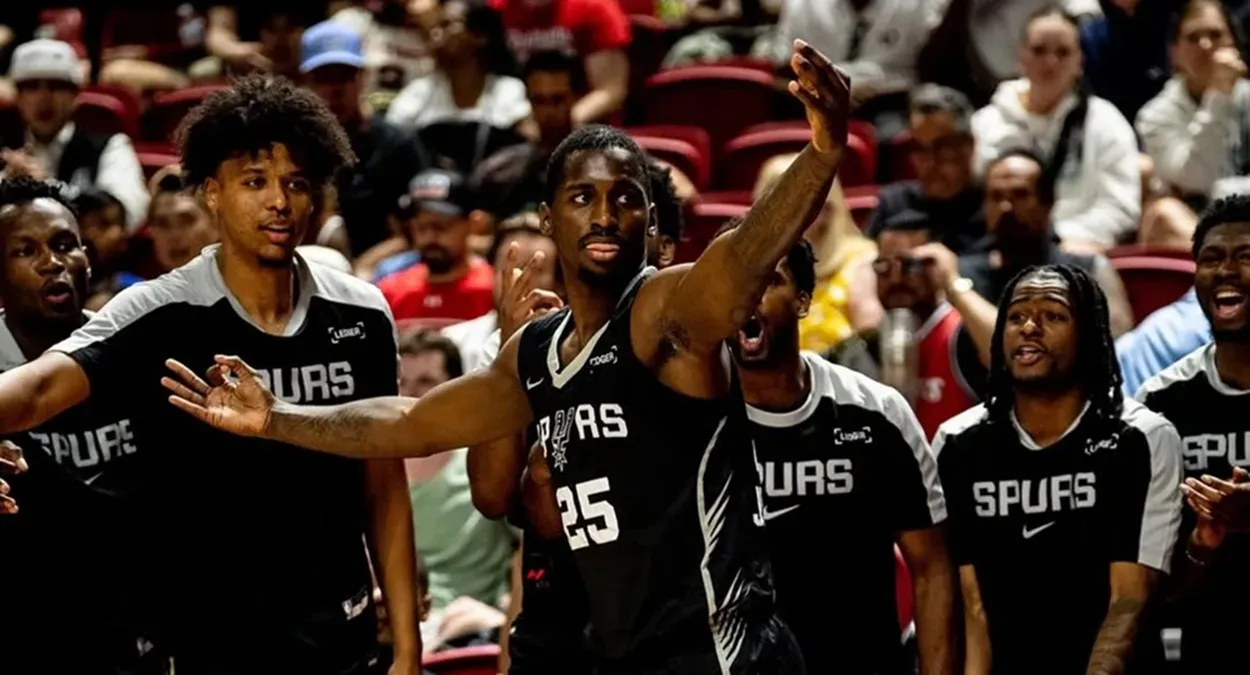NBA Jogador Spurs suspenso