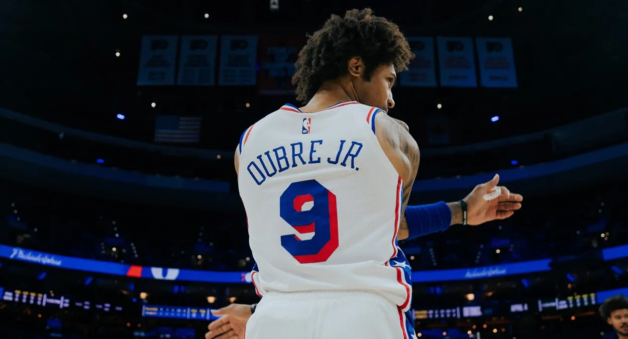 NBA troca Kelly Oubre