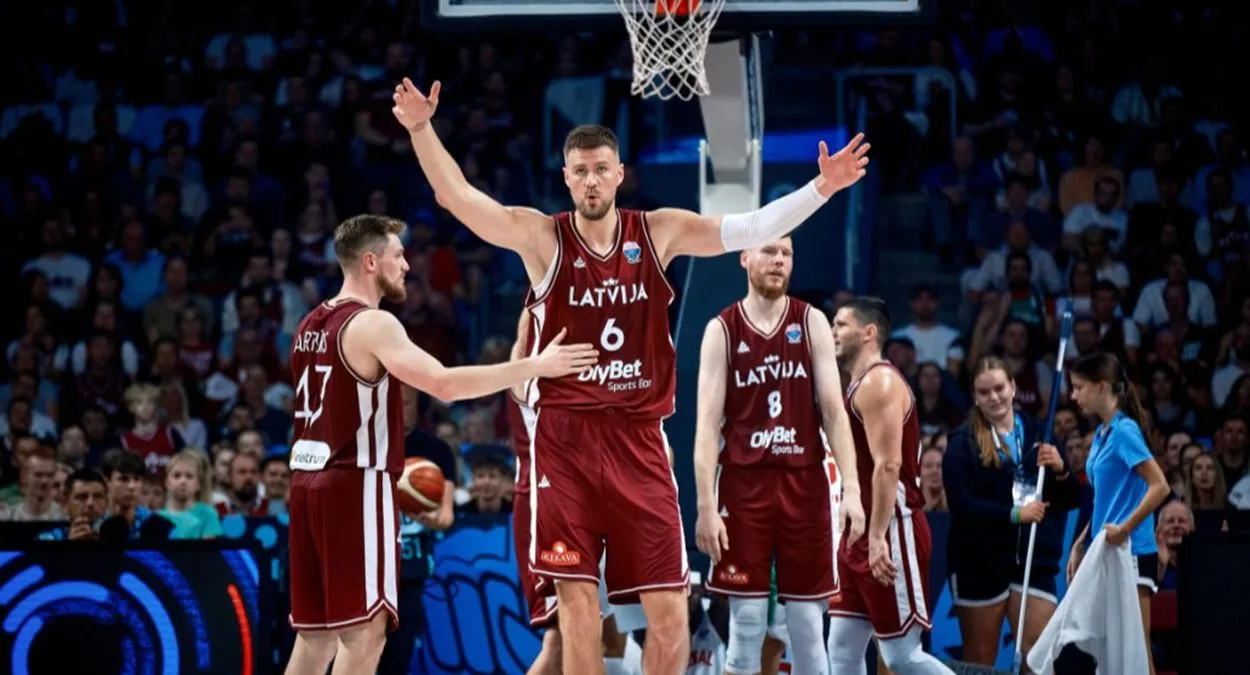Kristaps Porzingis Letônia EuroBasket