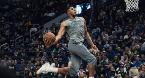 giannis antetokounmpo time bucks