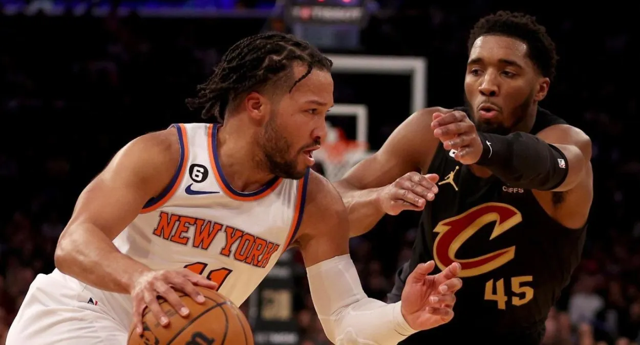 Jogadores do Knicks e Cavaliers em quadra, jogos da NBA hoje 22 de outubro