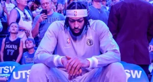 Mavericks Anthony Davis troca