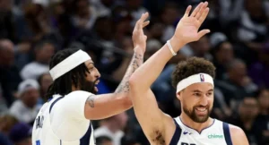 NBA Mavericks trocas jogadores