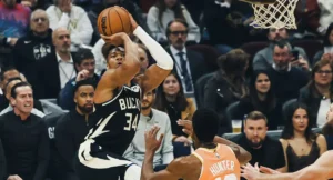 Giannis Antetokounmpo NBA Bucks