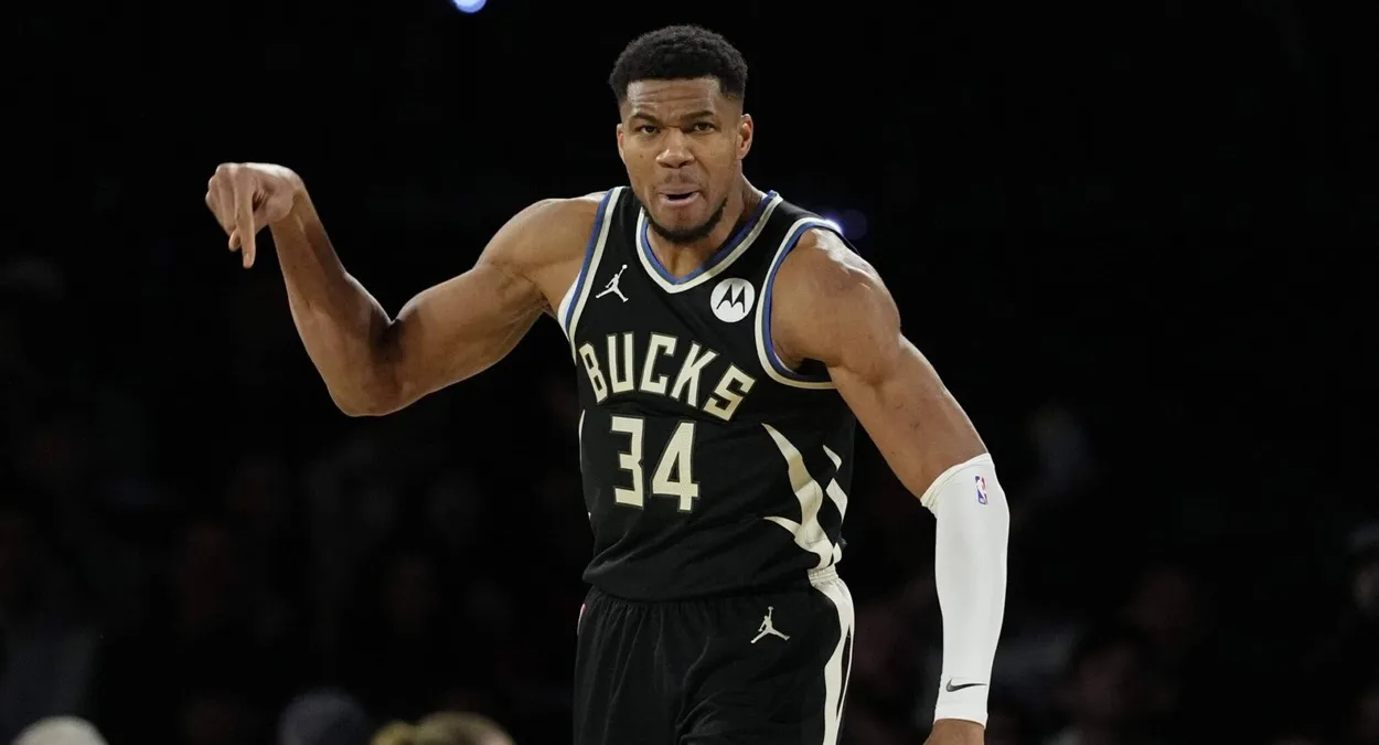 Giannis Antetokounmpo Bucks Bulls