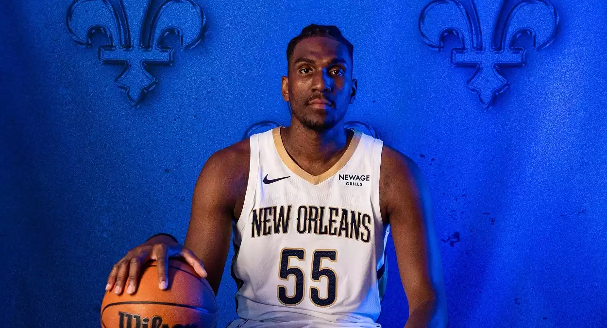 kevon looney pelicans temporada