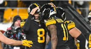Aaron Rodgers NFL Steelers
