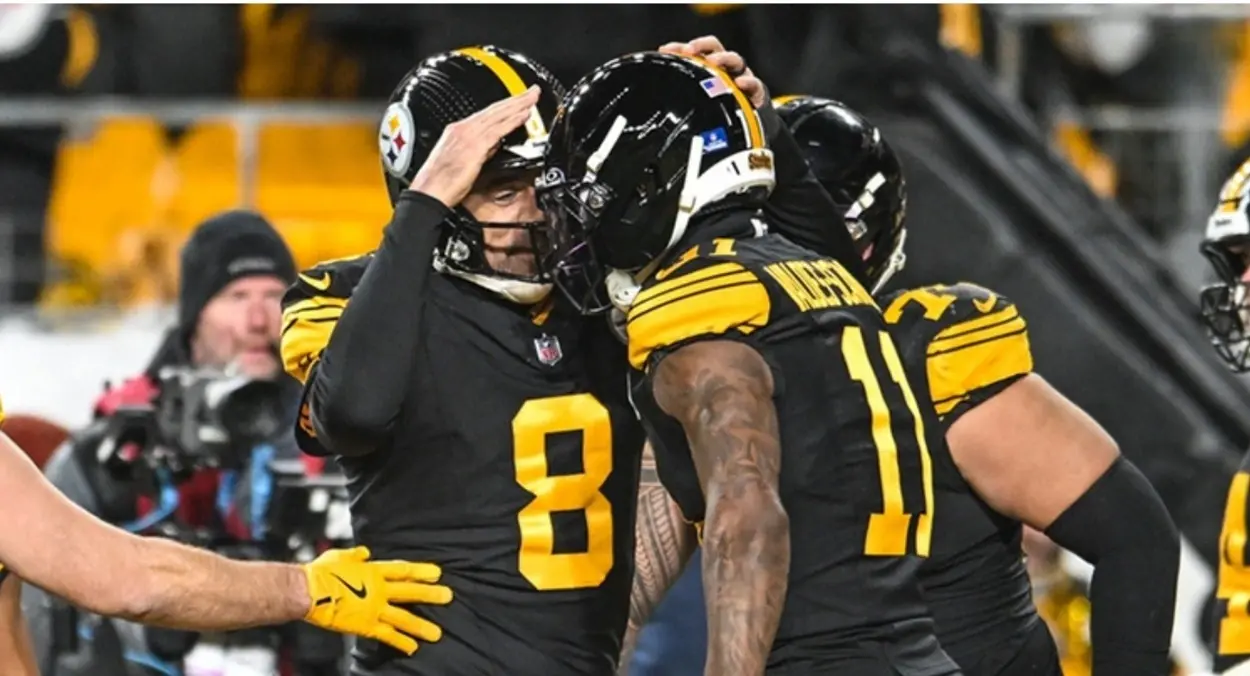 Aaron Rodgers NFL Steelers