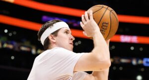 Austin Reaves jogo Lakers