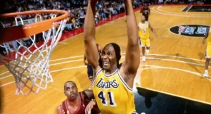 Elden Campbell Lakers Pistons