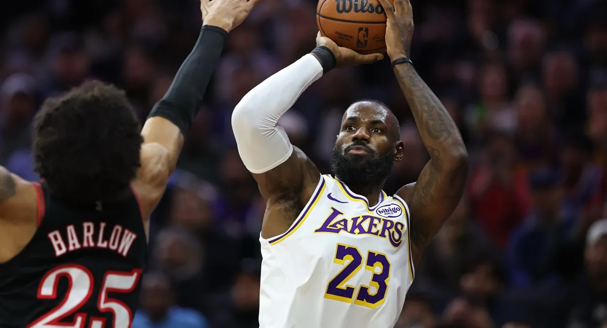 LeBron James Lakers 76ers