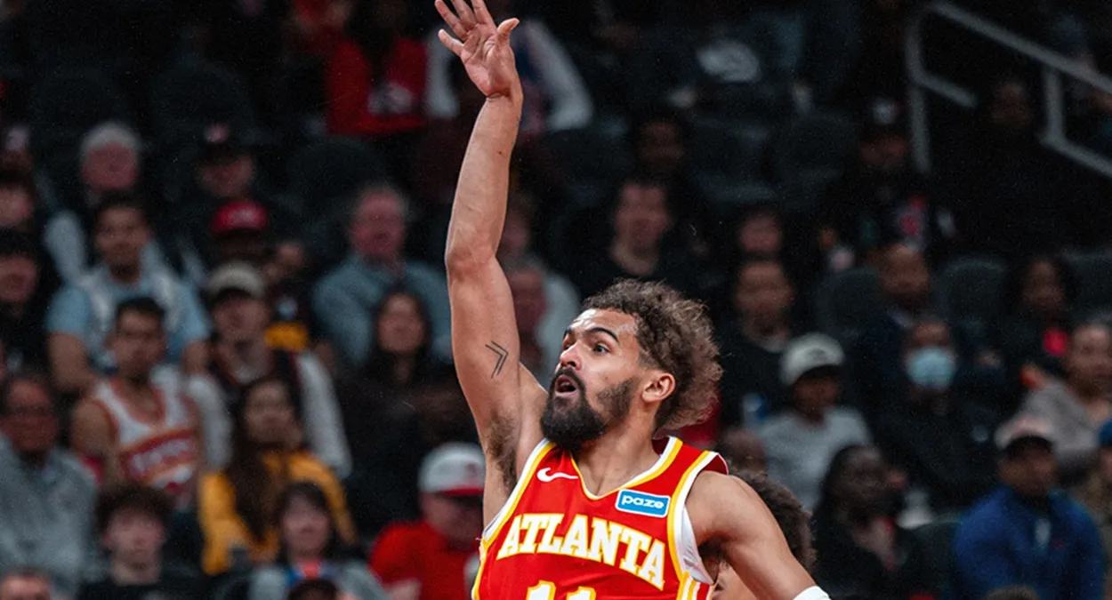 Trae Young Hawks troca