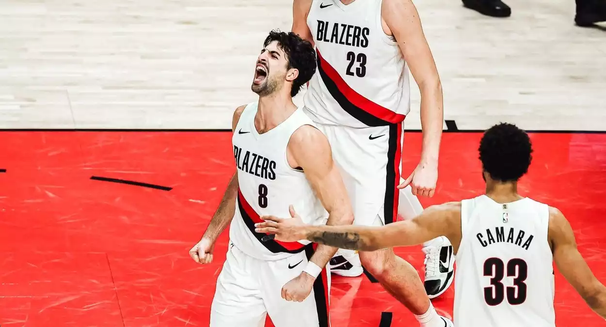 deni avdija blazers contrato