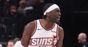 Mark Williams troca Lakers