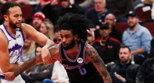Bulls troca Coby White