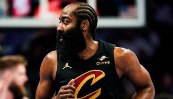 NBA troca James Harden