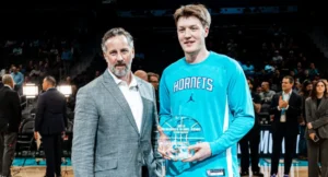 NBA Kon Knueppel prêmio