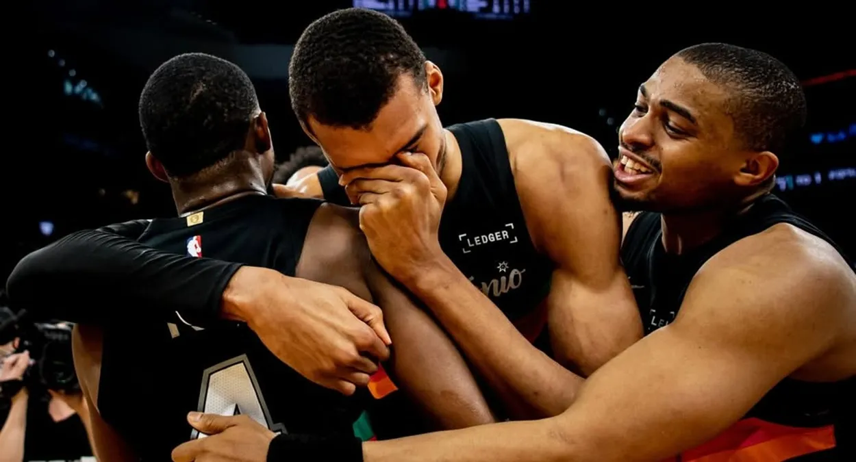 Com choro de Victor Wembanyama, Spurs vira sobre Clippers