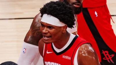 Com LeBron James apagado e expulsão, Rockets vence Lakers