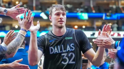 Cooper Flagg vence prêmio de melhor calouro da NBA