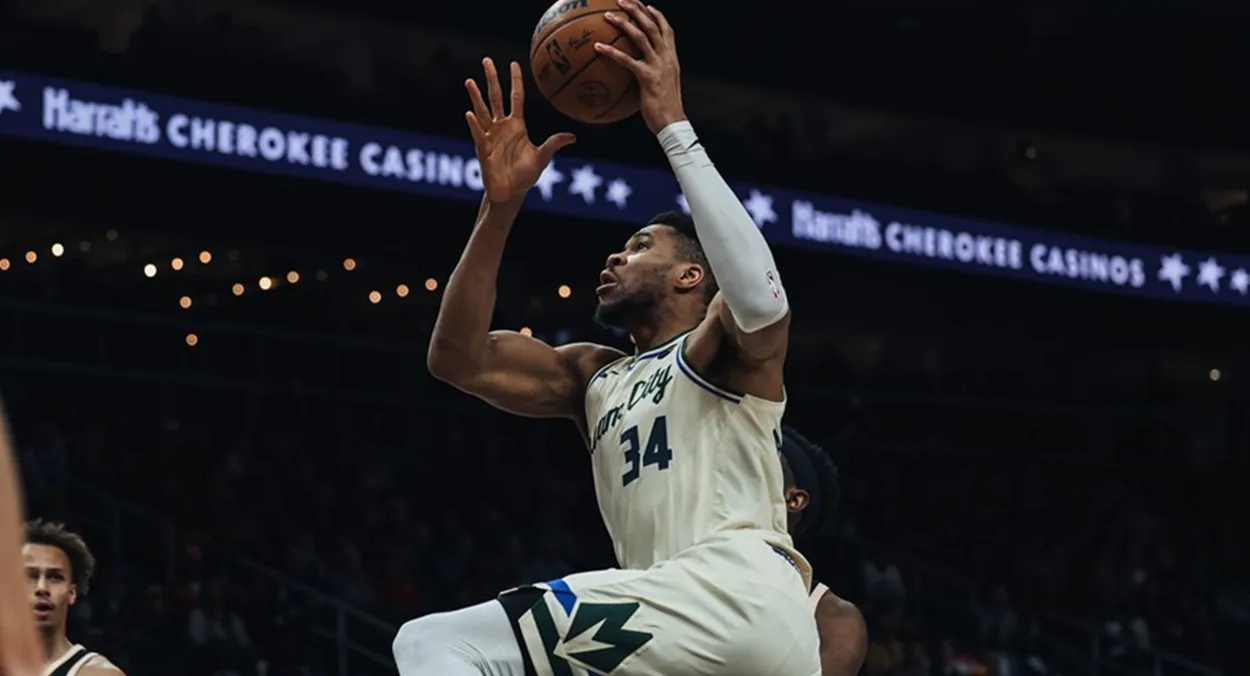 Giannis Antetokounmpo Bucks jogo