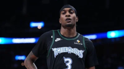 NBA: Jaden McDaniels abraça papel de vilão no Timberwolves