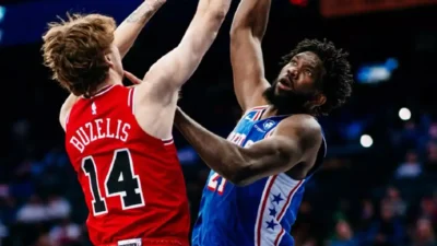 NBA: Joel Embiid volta aos treinos no 76ers