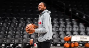 Pistons troca Kevin Durant