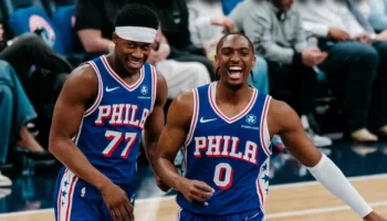 NBA 76ers Magic play