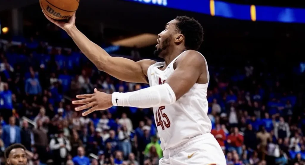 Donovan Mitchell Cavaliers PIstons