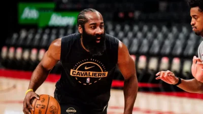James Harden “reage” nos playoffs e alcança recorde da NBA