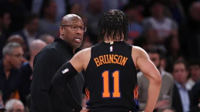 Mike Brown cita duas lendas da NBA para exaltar Jalen Brunson